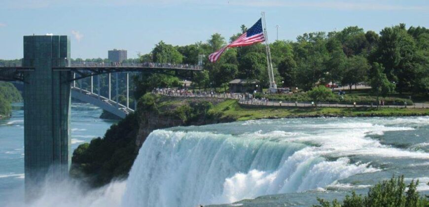 Niagara Falls & Toronto